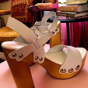 Jeffrey Campbell wooden platform sandal S7